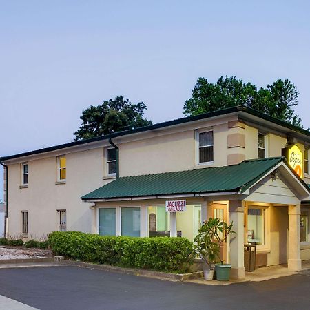 Super 8 By Wyndham Charlotte Downtown Area Motel Exterior photo